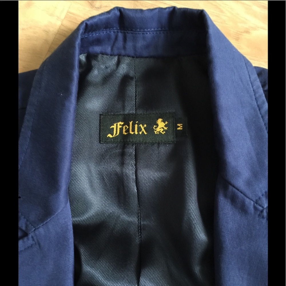 Blazer - Picture 2 of 8